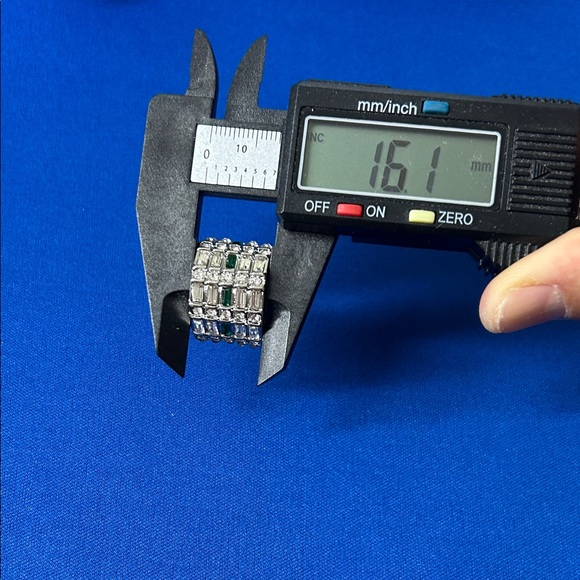 🖤NEW🔺Elegant Silver and Green Women's Fashion Ring - Picture 11 of 12